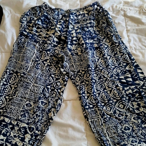 Patterned pants - Picture 2 of 2